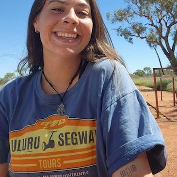 Uluru Tour Guide Faith